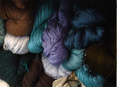 hand knotting of srea rugs