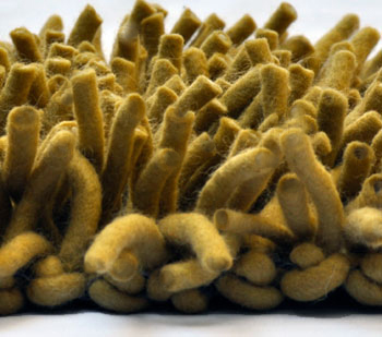 Name:Primo Shag Golden Rug, Item id:fltd_prm_gldn (Medium Image)