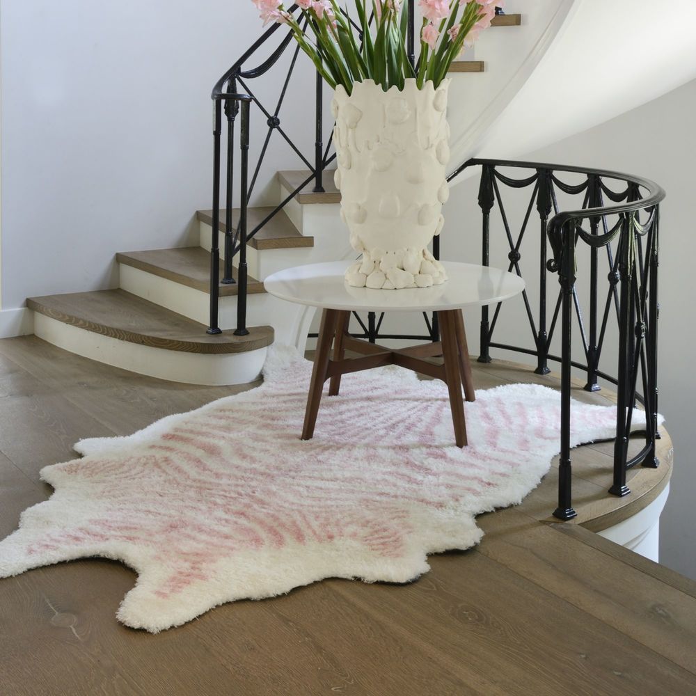 Modern Loom Kalahari KAL1 Pink Animal Print Rug from the Shapes