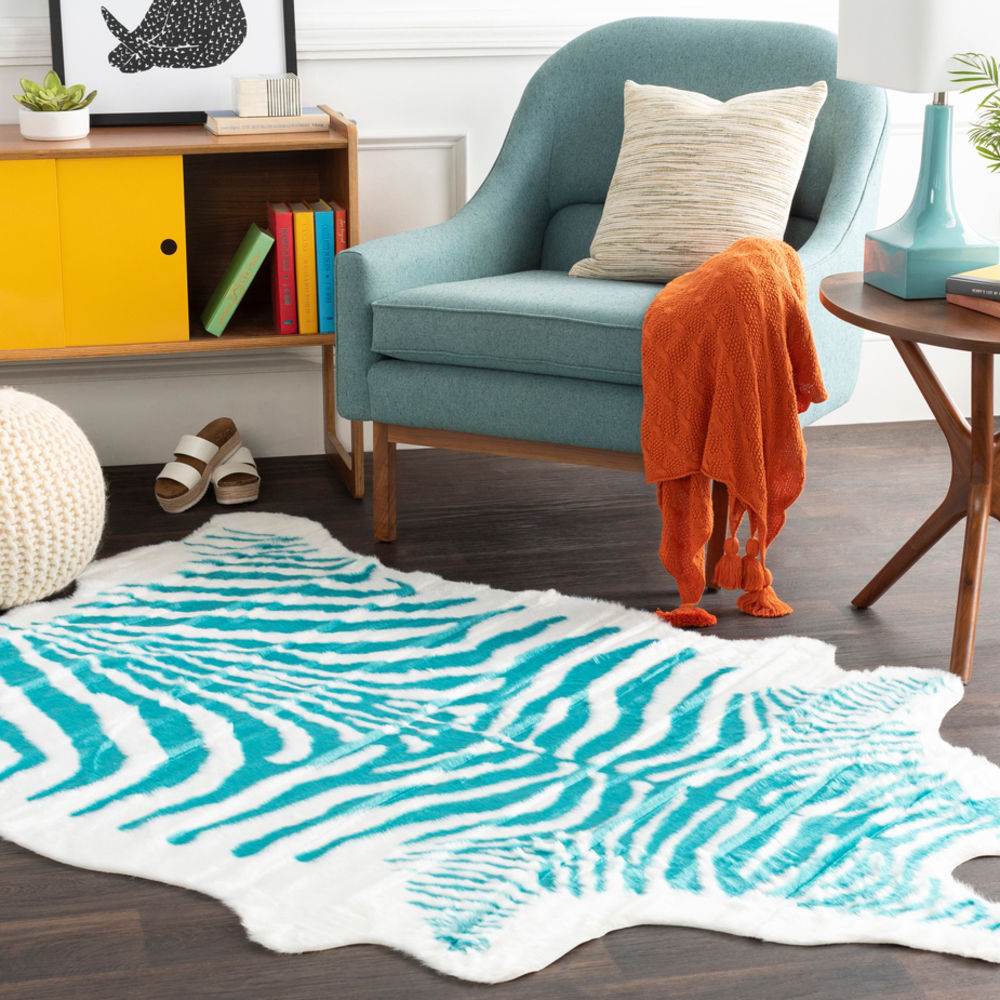 Rua Rua Rug Rusak RUA-1004 Aqua Synthetic Oddly Shaped Rug